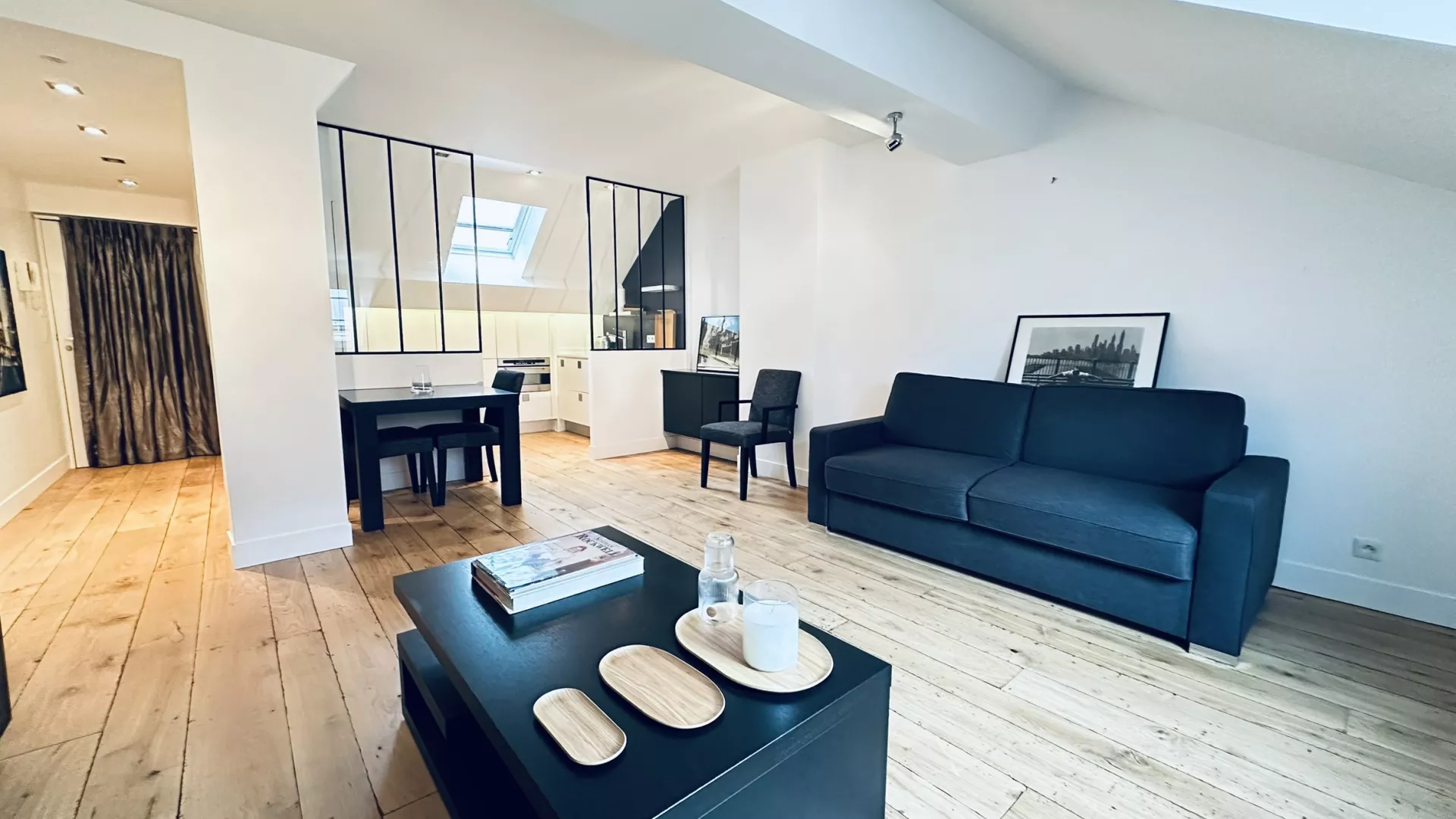 Chambre meublée pour location Airbnb à Paris